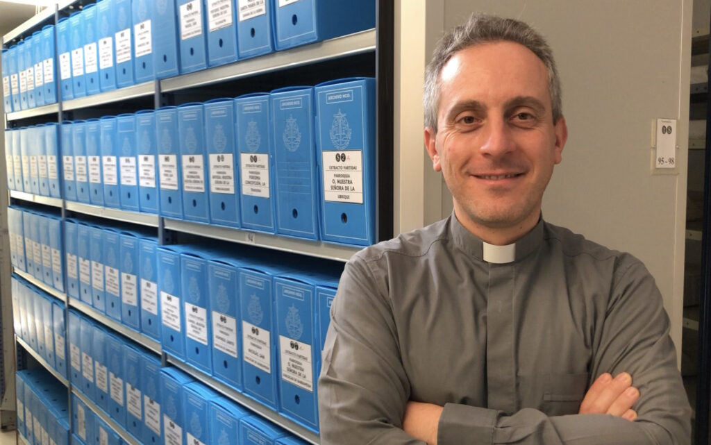 Roberto Romero, Director del Archivo Histórico Diocesano, nos cuenta la apuesta en valor que supone la consulta digital para la conservación y difusión de la historia de la Iglesia Diocesana