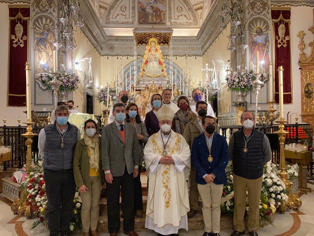 Monseñor Rico Pavés celebra la Eucaristía en la Parroquia de Nuestra Señora de la Asunción de Almonte
