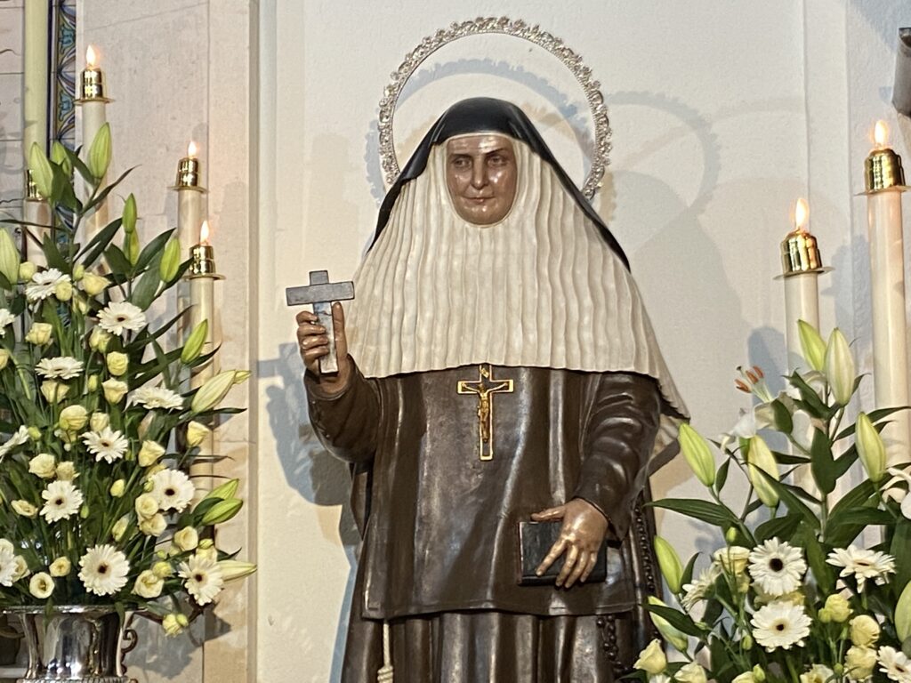 Monseñor Rico Pavés celebra la festividad de Santa Ángela de la Cruz