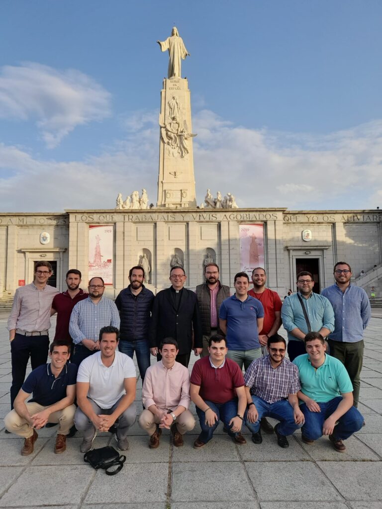 El Seminario Diocesano San Juan de Ávila peregrina hasta el Cerro de los Ángeles