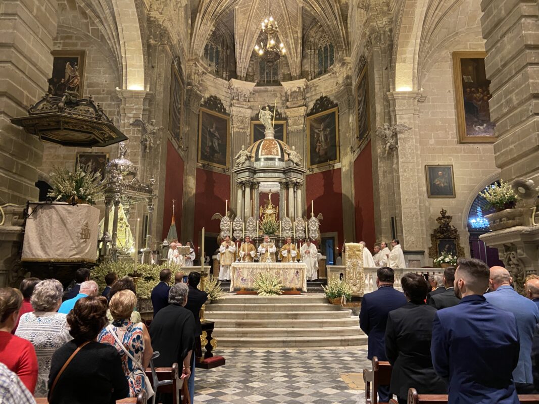 Monseñor Rico Pavés vive la Natividad de la Santísima Virgen María