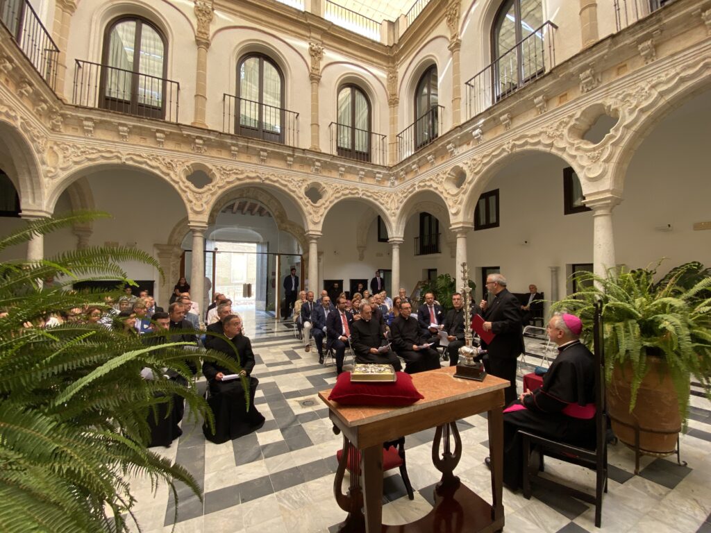 Los nuevos nombramientos de la curia diocesana realizan la profesión de fe y el juramento de fidelidad