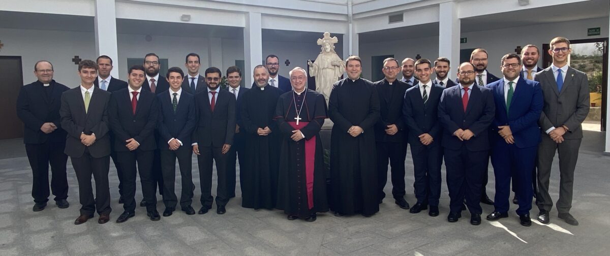 Conocemos como se sienten Rafael, Alejandro y Julián antes de ser instituidos acólitos mañana a las 11hrs en la Santa Iglesia Catedral