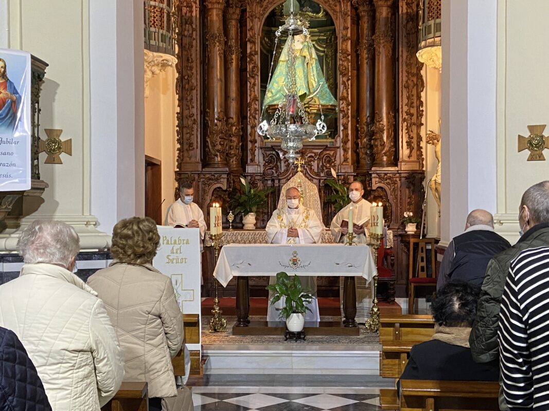 Monseñor Rico Pavés visita a las Hermanitas de los Ancianos Desamparados con motivo del 150 aniversario de su fundación