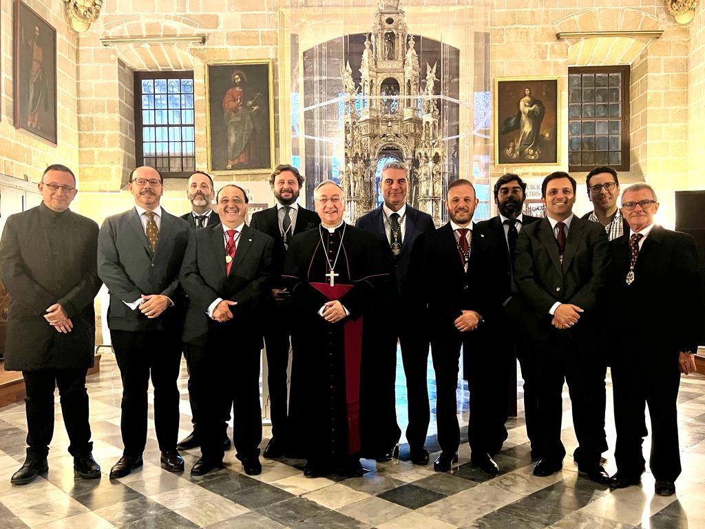 Monseñor Rico Pavés preside la Eucaristía con motivo del centenario de la jornada del Martes Santo en Jerez