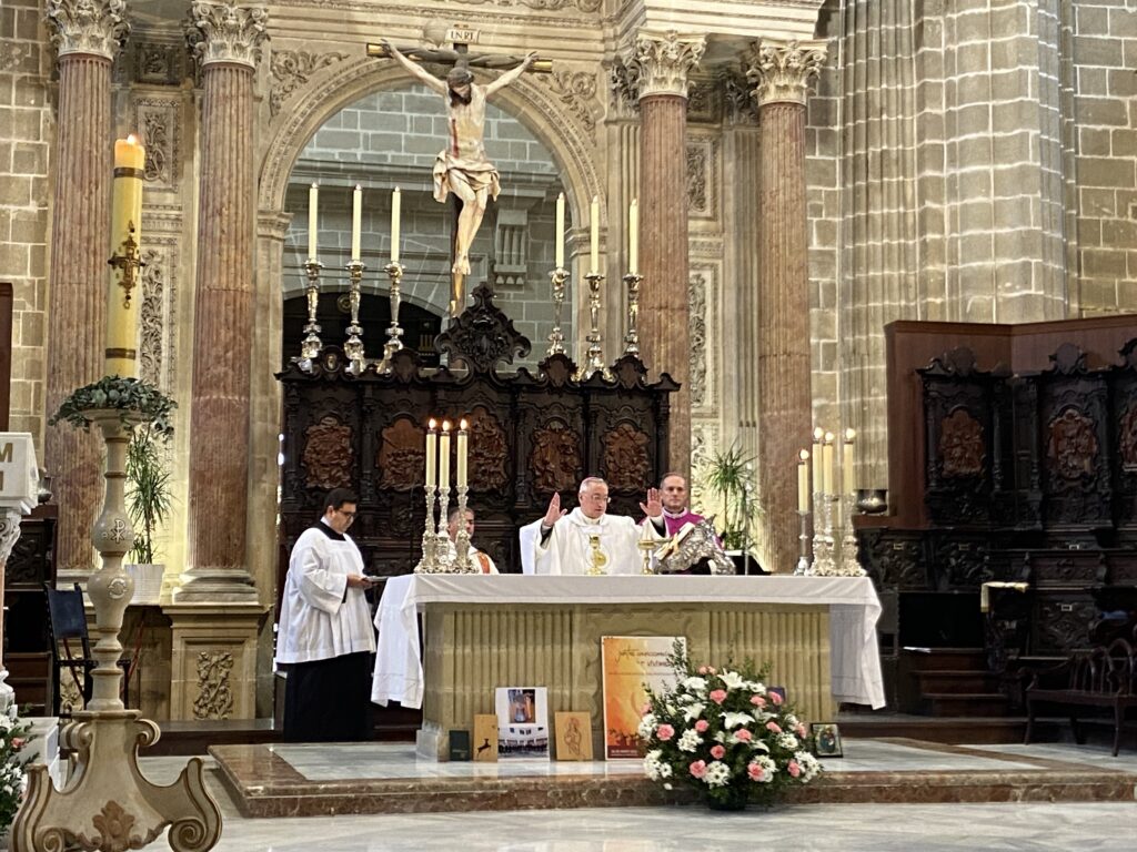 Monseñor Rico Pavés preside el «Día del Apostolado Seglar»