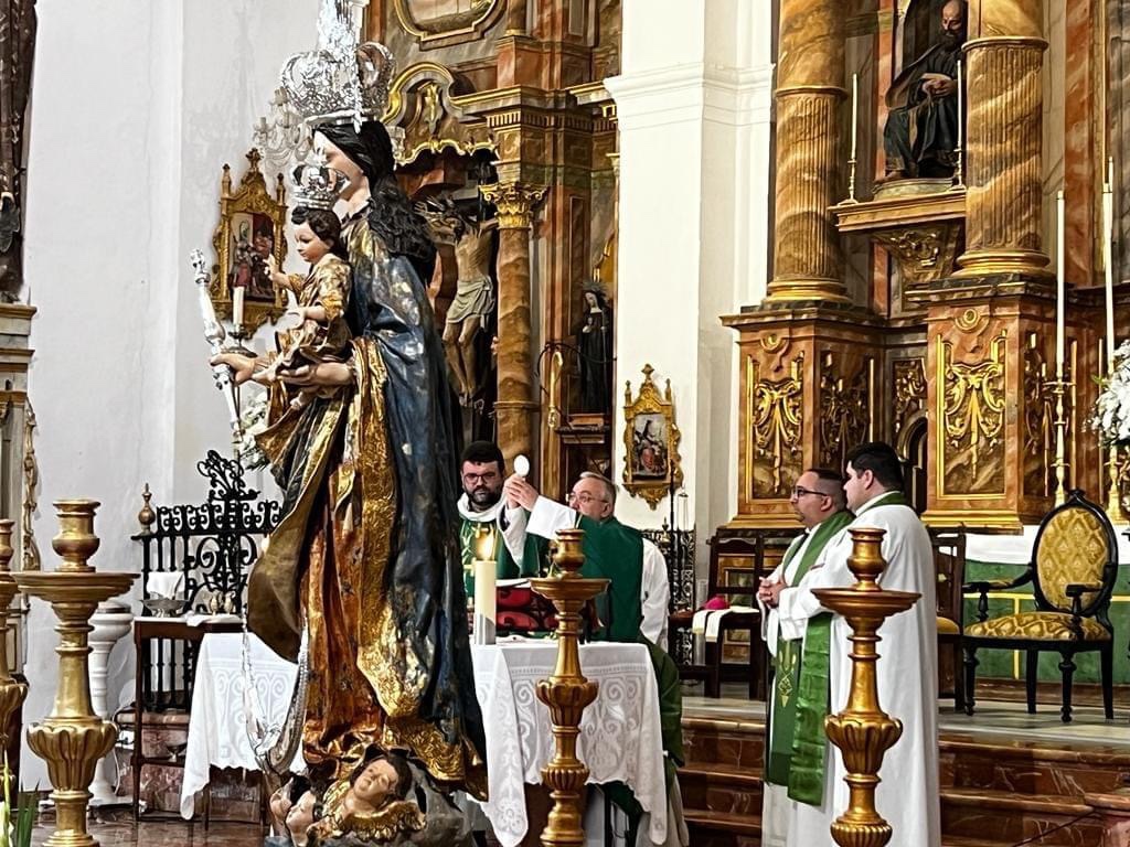 La Parroquia de Santa Ana de Algodonales vive un día especial en torno a su patrona