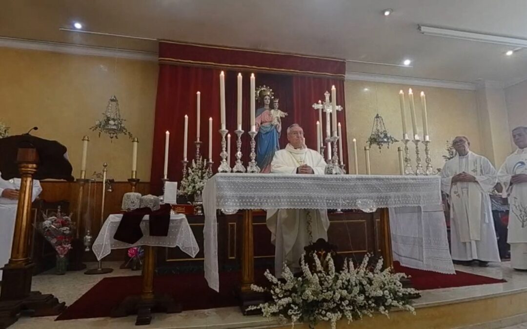 Monseñor Rico Pavés vive la festividad de María Auxiliadora en Rota