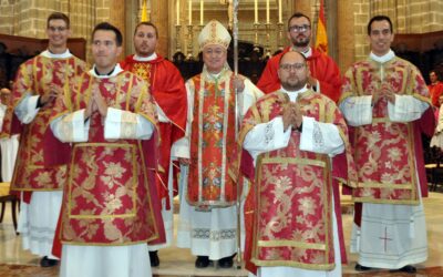 Asidonia-Jerez celebra con júbilo la ordenación de 4 diáconos y 2 sacerdotes