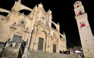 La Catedral de Jerez se ilumina de rojo por todos los cristianos perseguidos