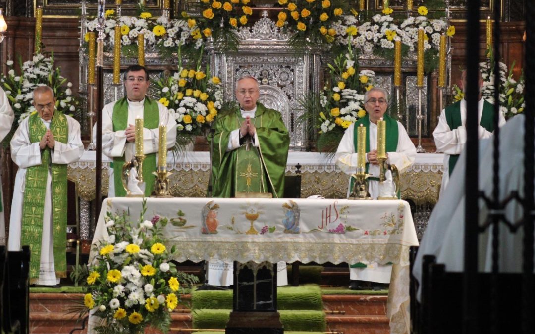 Monseñor Rico Pavés preside la Eucaristía de acción de gracias por los 50 años de presencia en Jerez de las Esclavas del Santísimo Sacramento